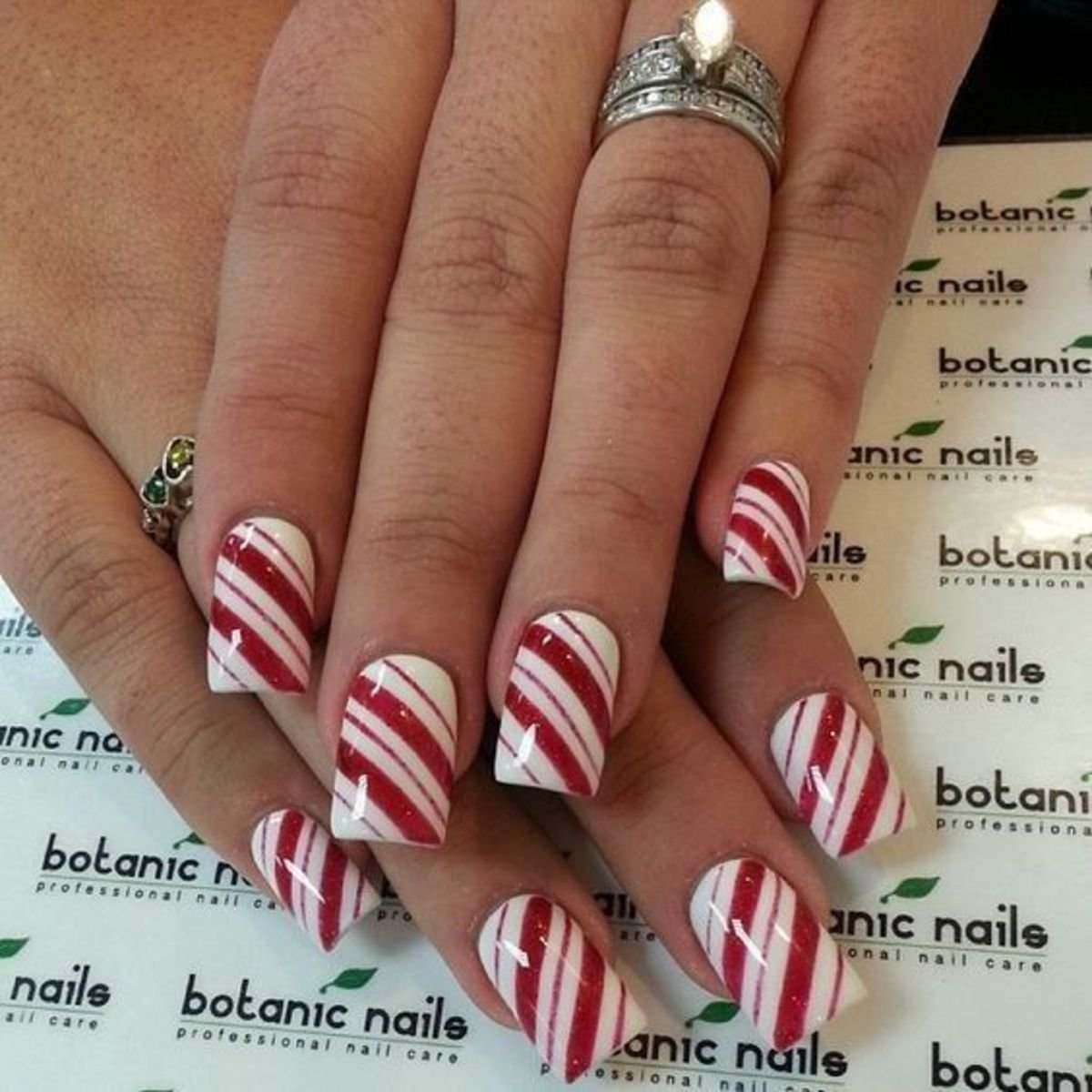 red and white christmas nail designs